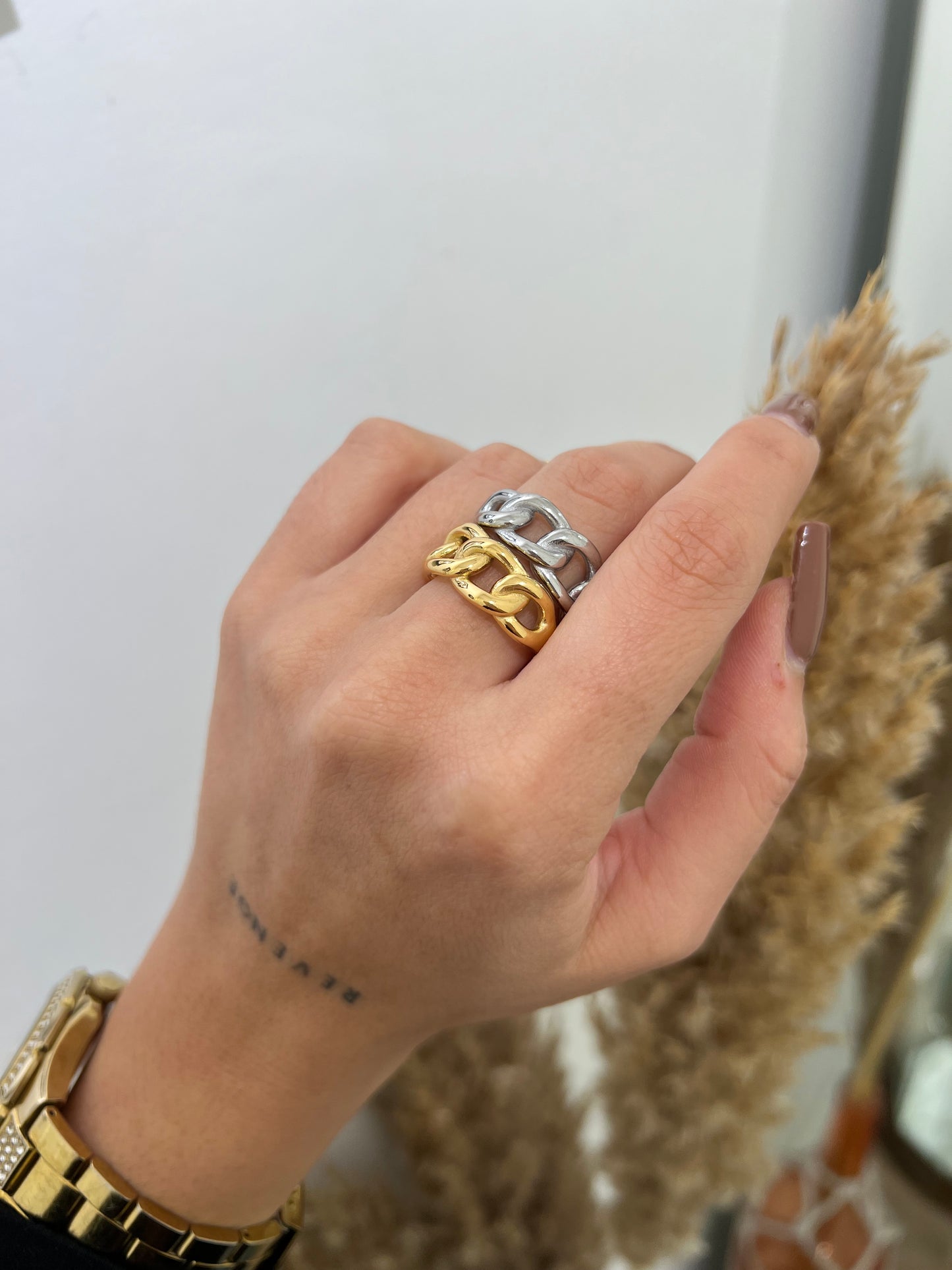 Anello Lola