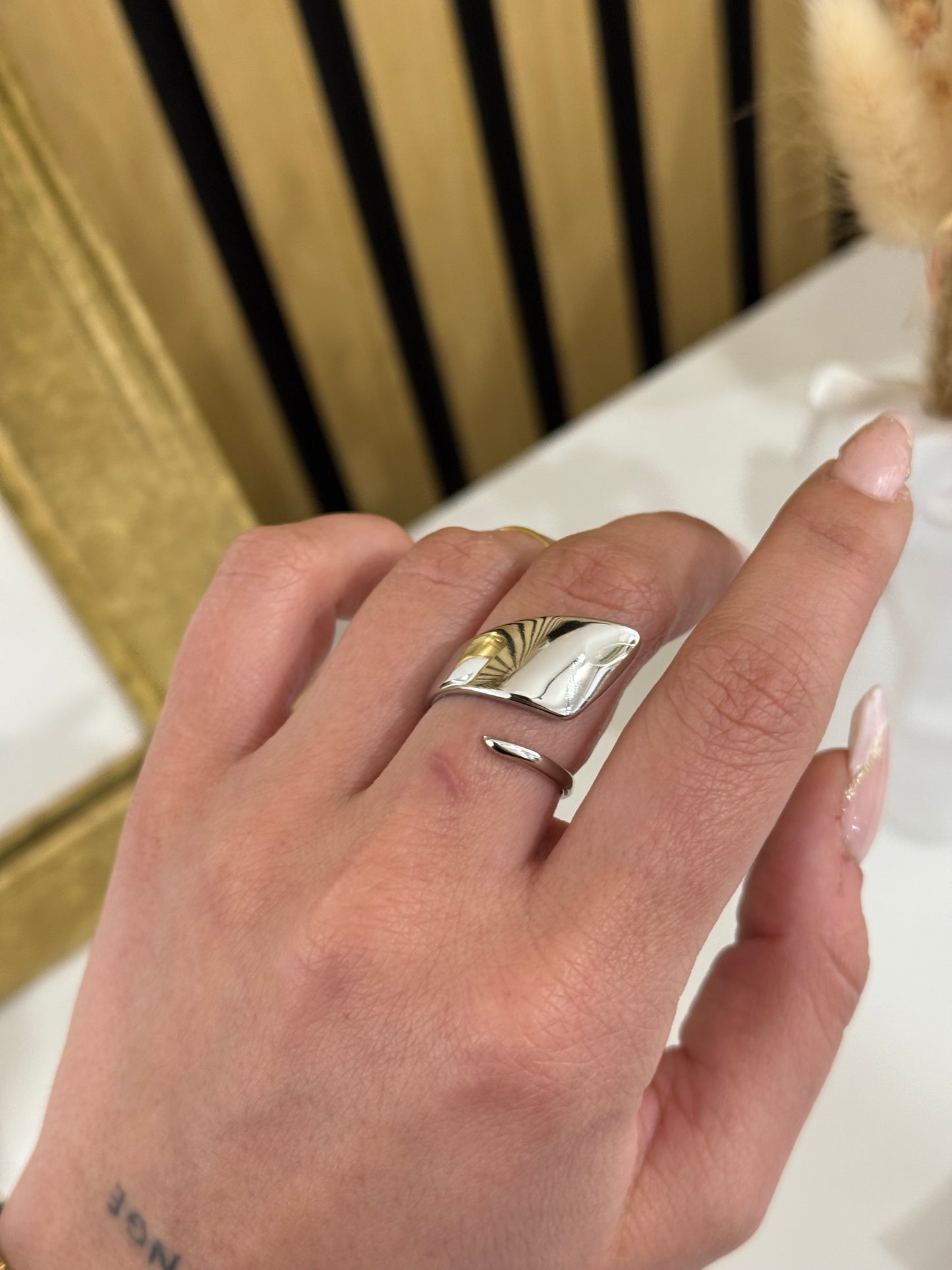 Anello Glow