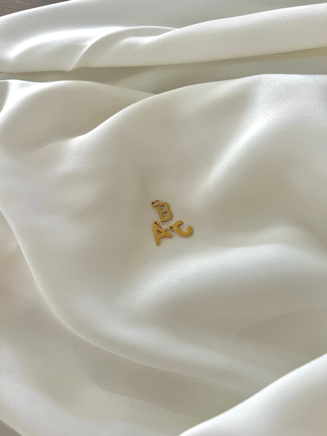 Mini Ciondolo lettera dalla A alla Z - Bilè