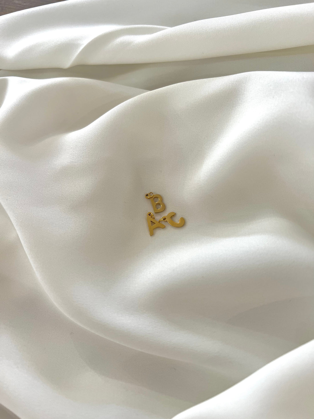 Mini Ciondolo lettera dalla A alla Z - Bilè